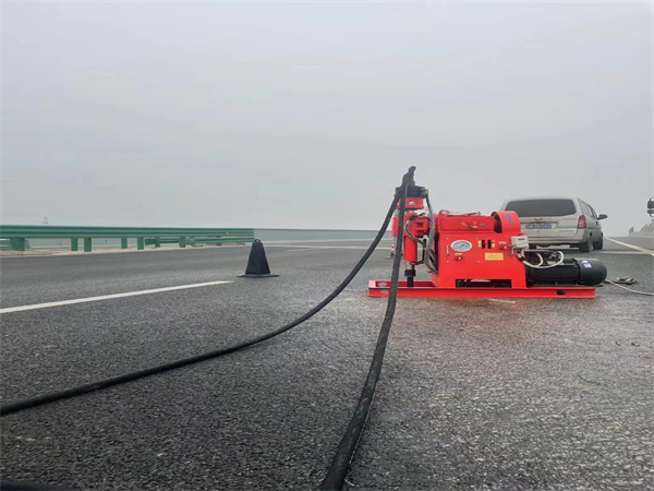 旌阳马路路基路面开裂下沉注浆加固灌浆